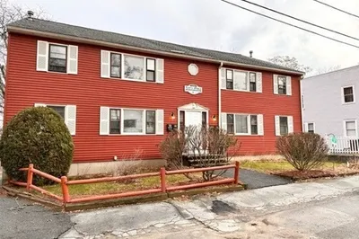 32 Waugh St #4