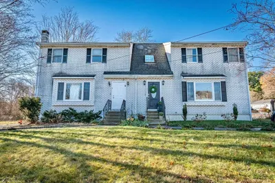 3 Hamlen St #3 1