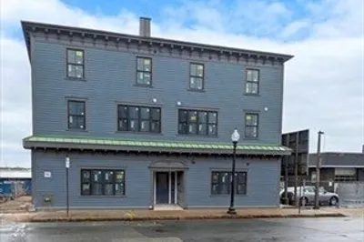 1504 Purchase St #203