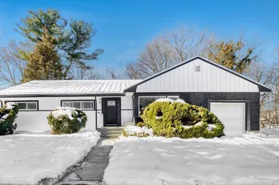 6 Spring Lane
