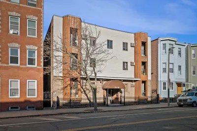 72-74 Chelsea St #4