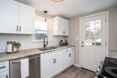 102 Baldwin Dr 1