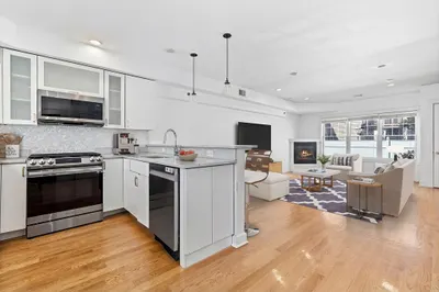 35 Middle St #4 1