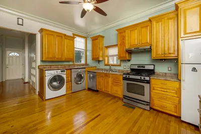52 Barrett St #1