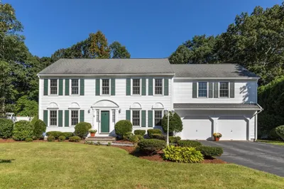 4 Flint Meadow Ln 1