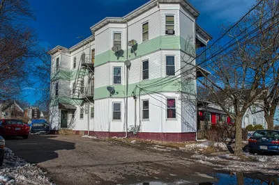 12 Holmes St 1