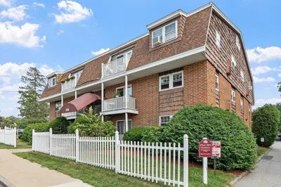 242 Mount Vernon St #6 1