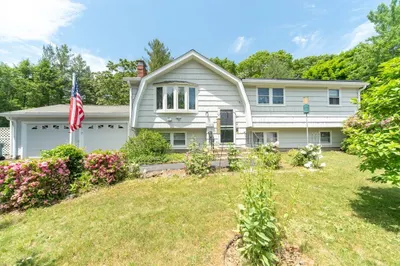 114 Peregrine Rd 1