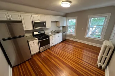 77 Saint Andrew Rd #3B