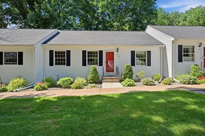 35 Rosewood Ln #35 1