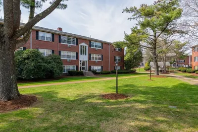 4 Tara Dr #9