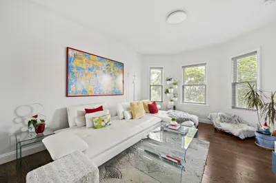27 Whitten St #2 1