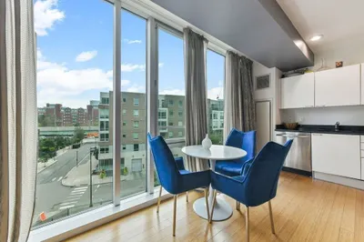 2 Earhart Street #524