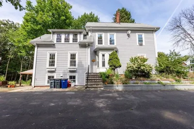 1176 Main St 1