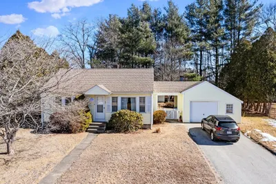24 Churchill Ave