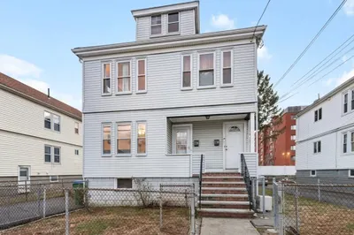 38 7th St 1
