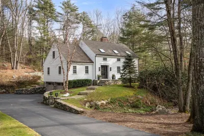 100 Montvale Rd 1