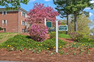 12 Village Ln #43
