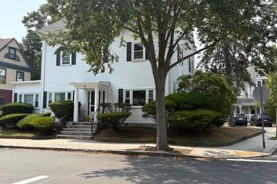 35 Washington St #4