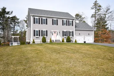 12 Horseneck Dr 1