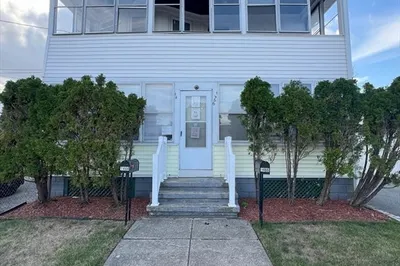 1464 Newport Ave 1