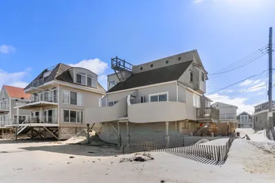 131 G Taylor Avenue 1