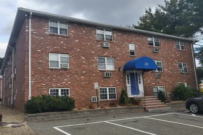 232 Low Street #7