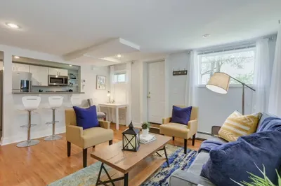 134 Newbury Ave #1A