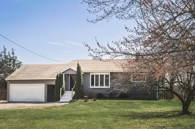 99 Essex Rd 1