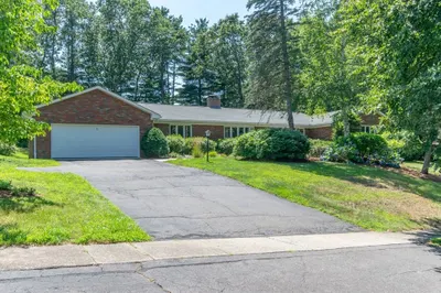 81 Green Willow Dr 1