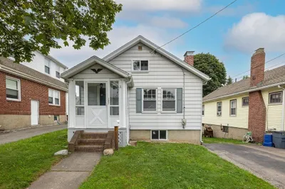 121 Elliot Ave
