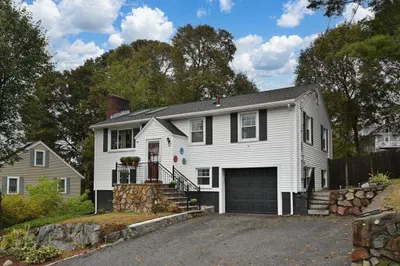 24 Boston Rock Rd