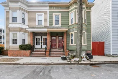 909 E 2nd Street #1