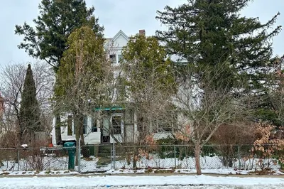 158 Pleasant St