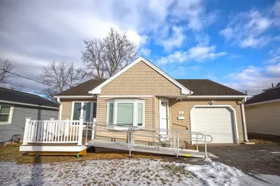 22 Marble Ave 1
