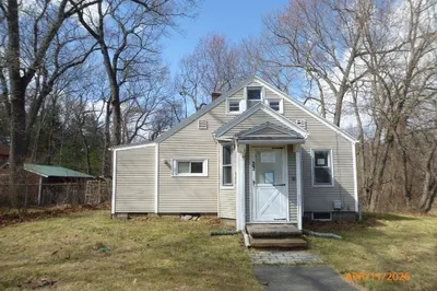 22 Bluemer Rd 1