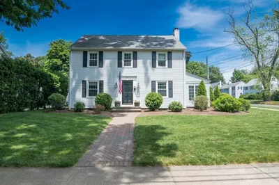 34 Hillcrest Ave 1