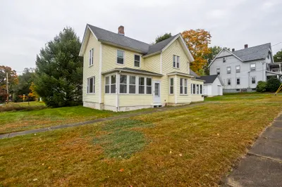 63 Ashley St
