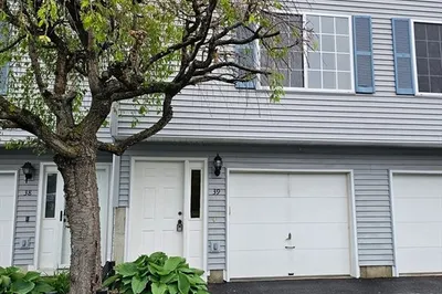 39 Waters Edge Dr #39 1