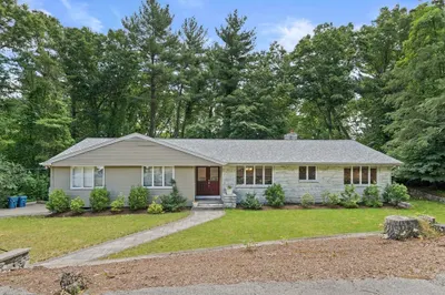 41 Algonquin Rd 1