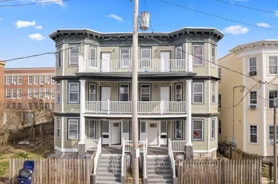 16 Fernboro Street 1