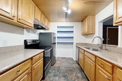 36 Greentree Ln #34 1