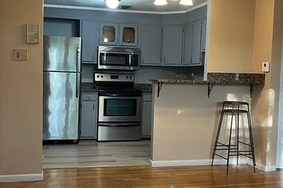 49 South St #15