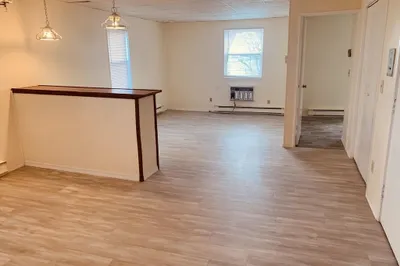 67 Webster Ave #3