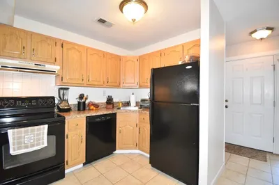 555 Russell Rd #E32