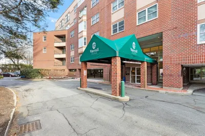 1 Watermill Pl #212