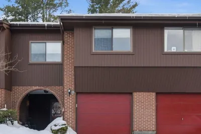 55 Hawthorne Circle #55