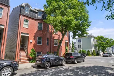 124 W 3rd St