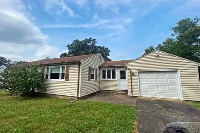34 Sonia St