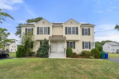 22-24 Harriet Thayer Ave 1